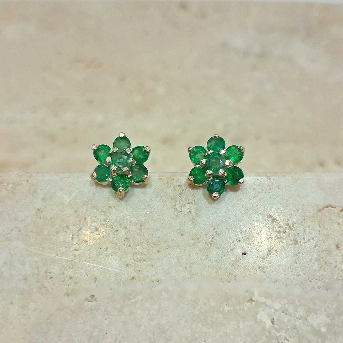 9ct Yellow Gold Emerald Daisy Stud Earrings