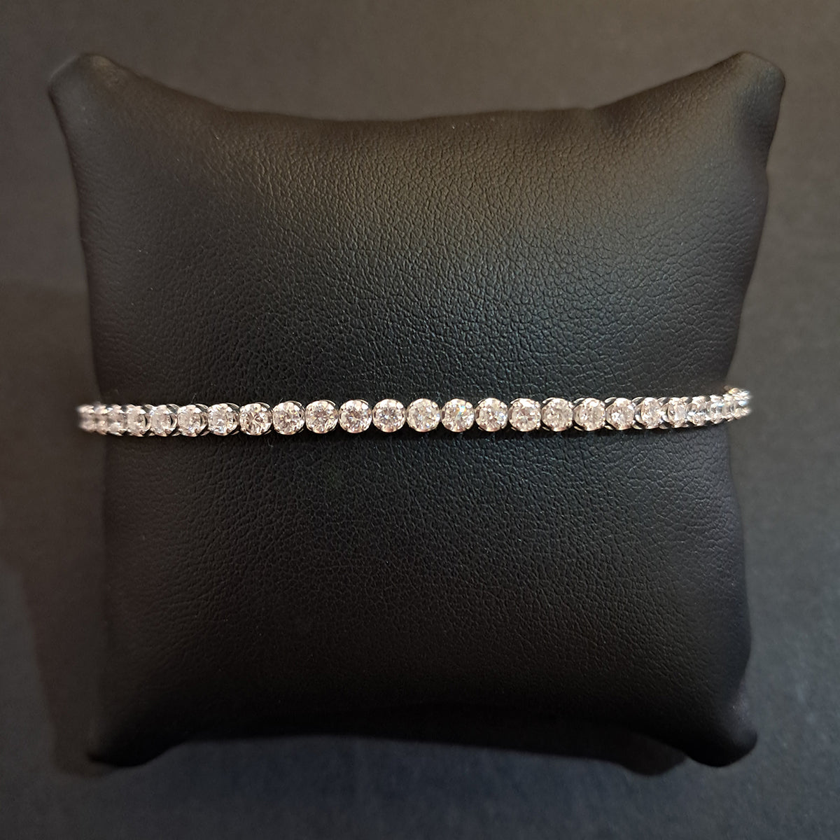 18ct White Gold 3.00ct Diamond Tennis Bracelet