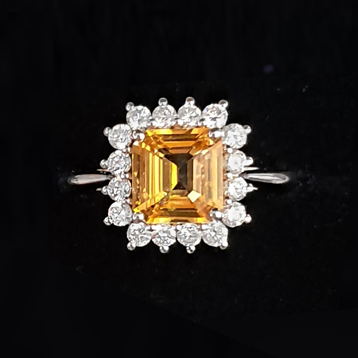 18ct White Gold Yellow Sapphire & Diamond Cluster Ring