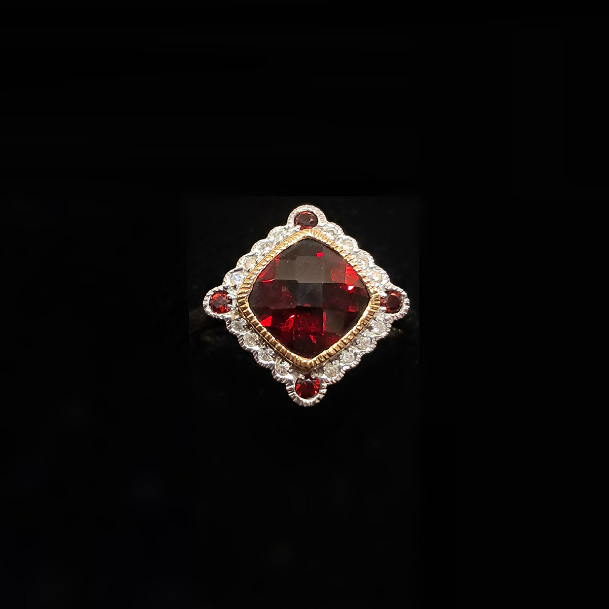 9ct Yellow Gold Vintage Style Garnet & Diamond Ring