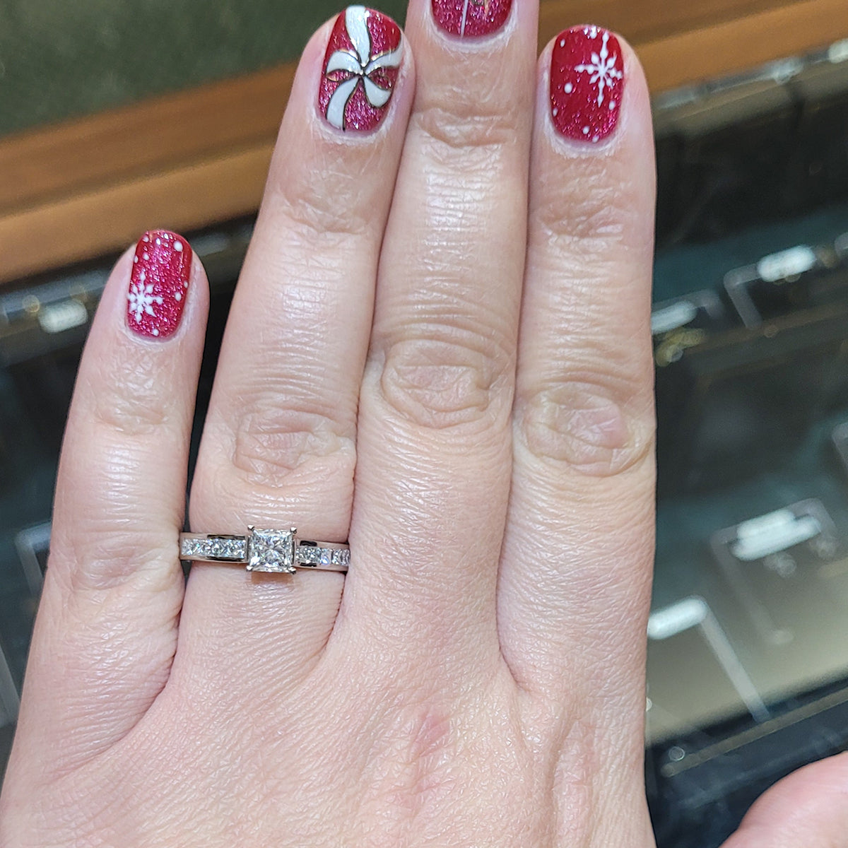 Platinum Diamond Solitaire Ring with Diamond Set Shoulders