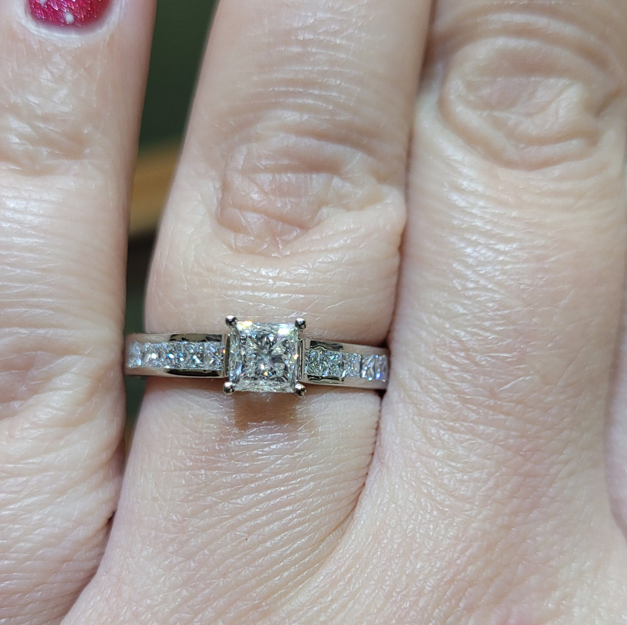 Platinum Diamond Solitaire Ring with Diamond Set Shoulders