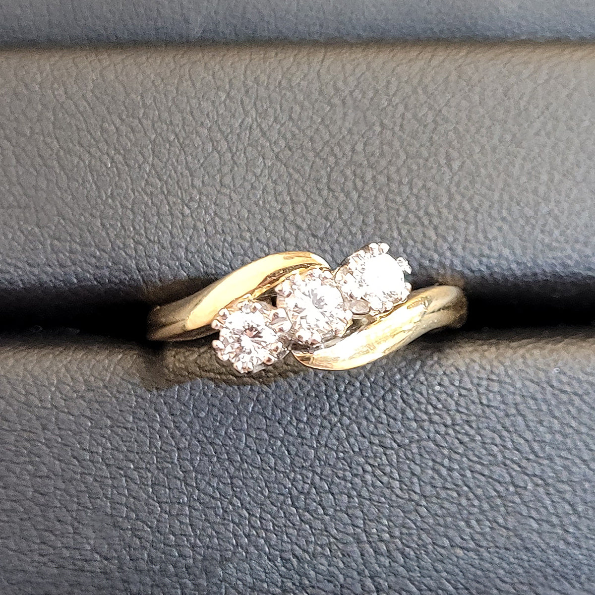 Secondhand 18ct Diamond Trilogy Ring