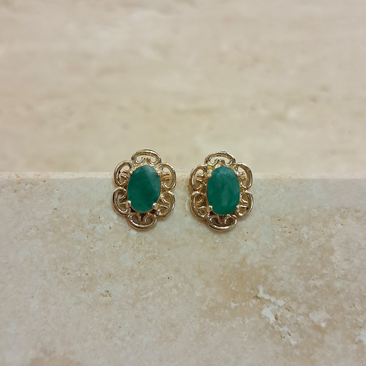 9ct Yellow Gold Emerald Stud Earrings