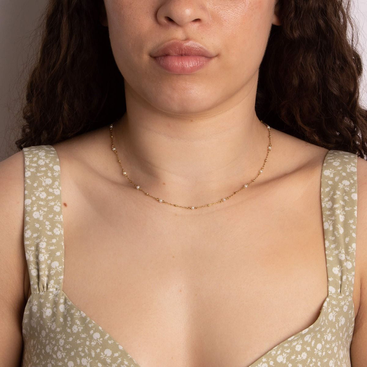 9ct Yellow Gold Pearl Station Necklace