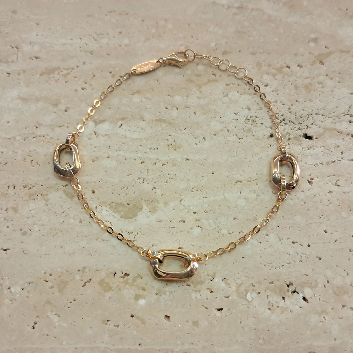 9ct Yellow Gold Open Oval Bracelet
