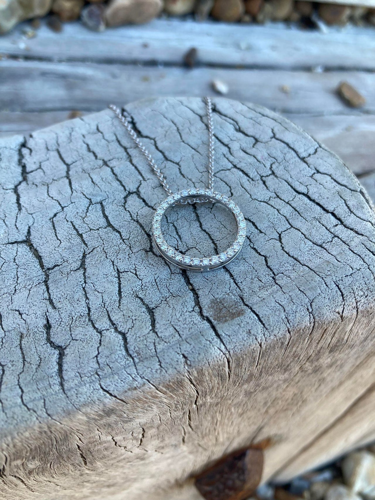 18ct White Gold Diamond Halo Pendant