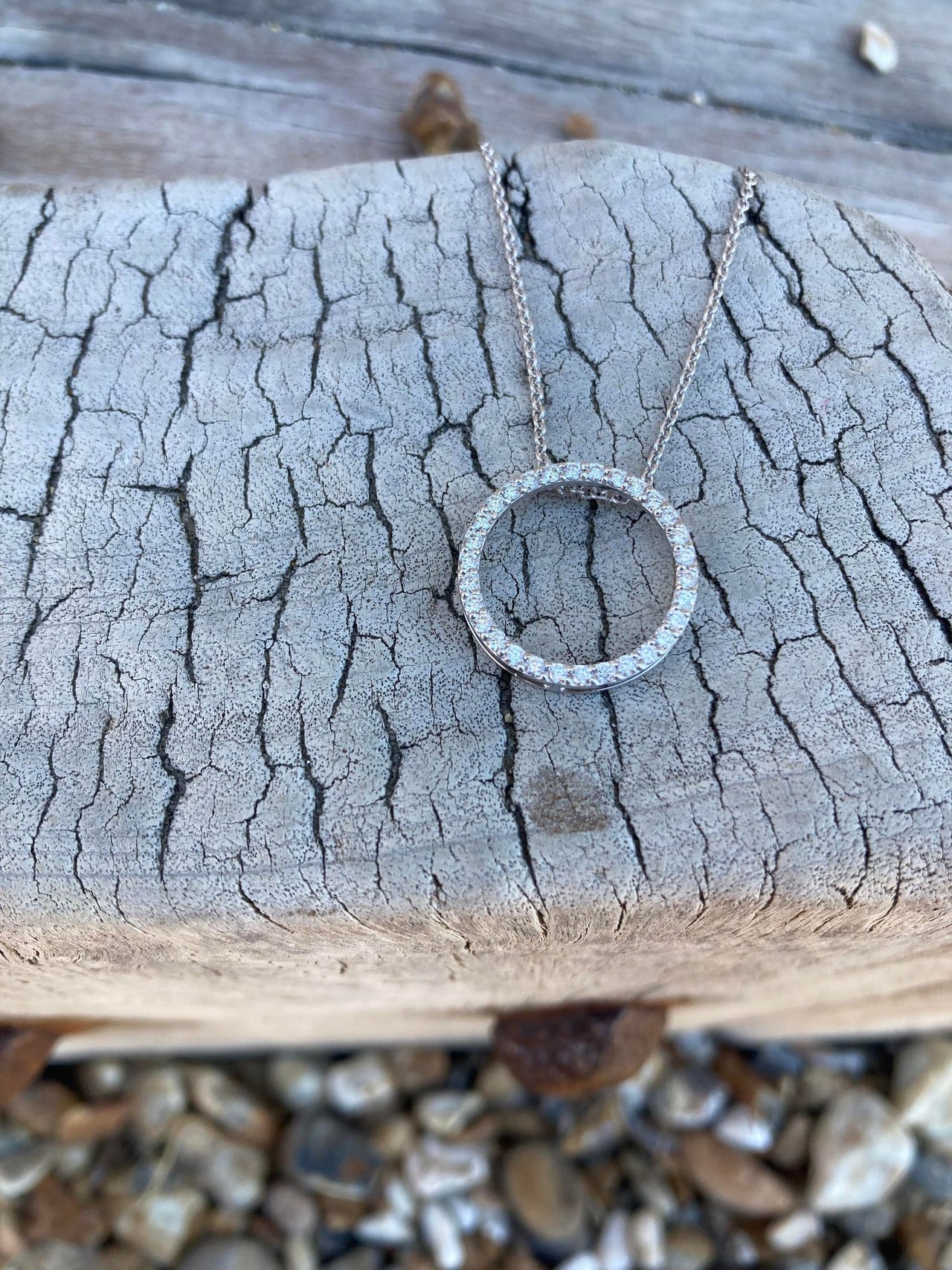 18ct White Gold Diamond Halo Pendant