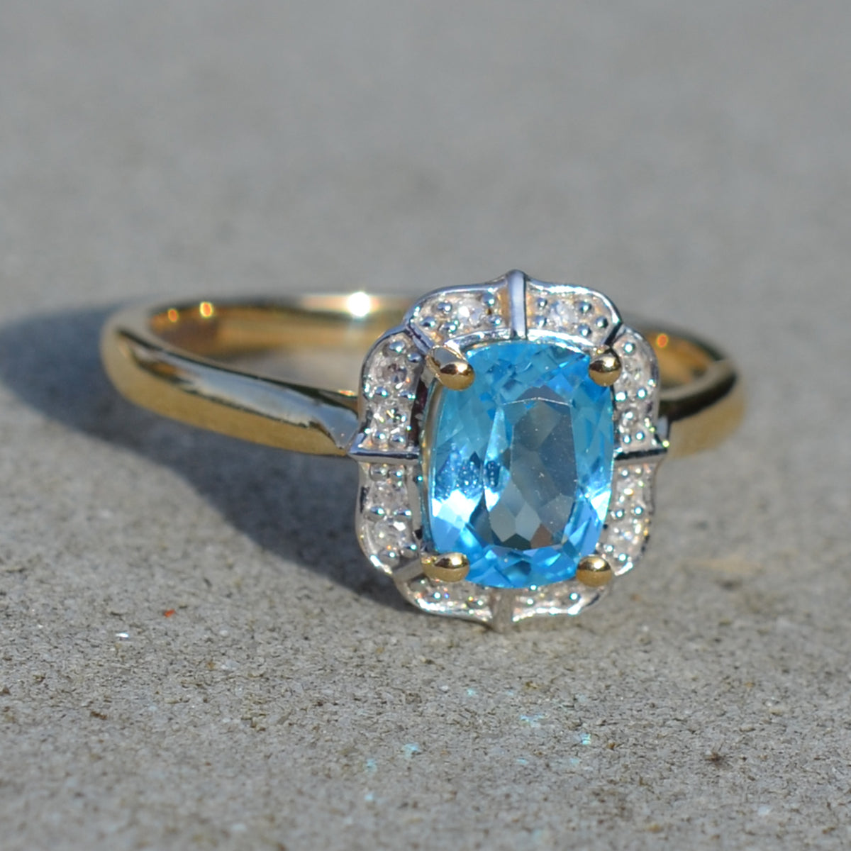 9ct Yellow Gold Blue Topaz & Diamond Cluster Ring