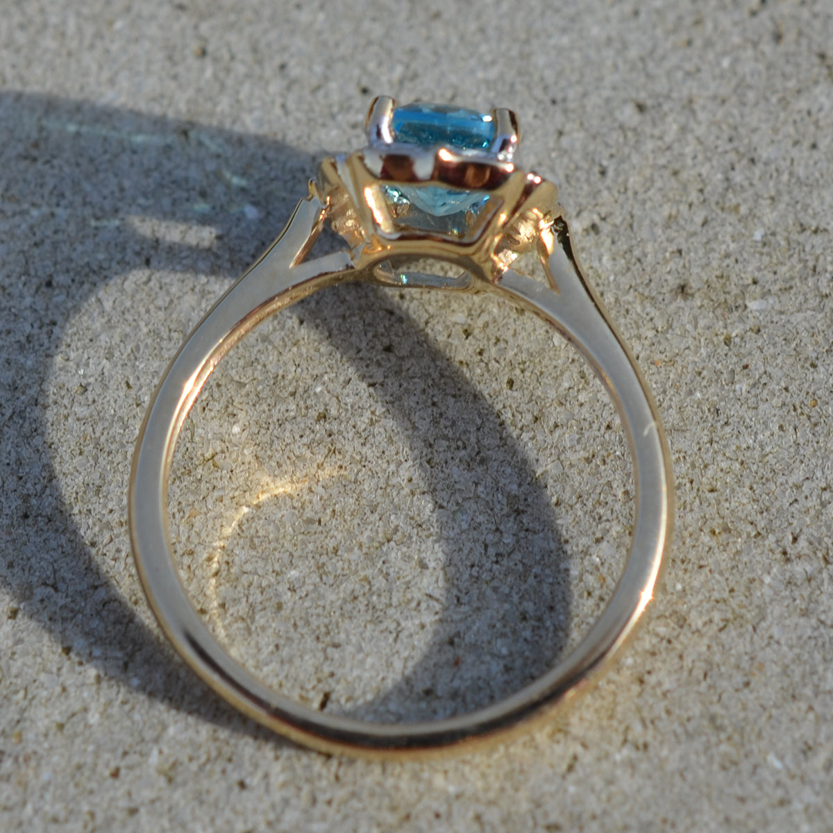 9ct Yellow Gold Blue Topaz & Diamond Cluster Ring