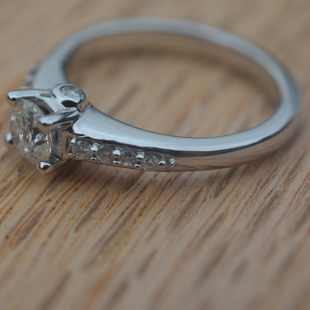 Secondhand 18ct White Gold & Diamond Ring