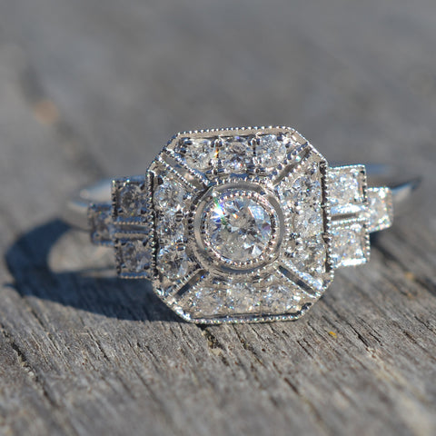 18ct White Gold Vintage Style Diamond Ring